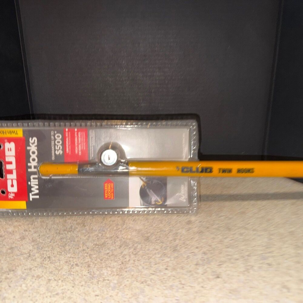 THE CLUB 3000 Twin Hooks Steering Wheel Lock Anti-Theft- brand new!